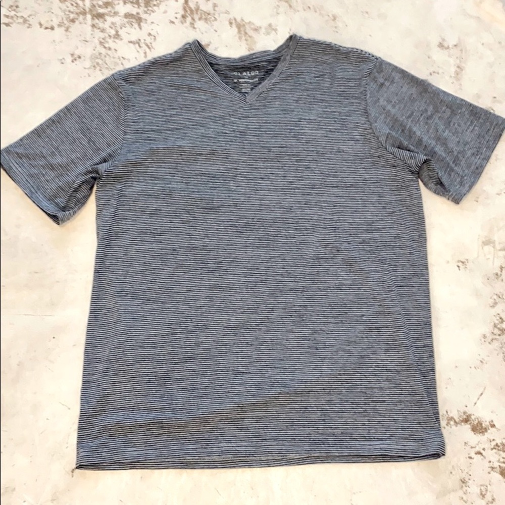 NWOT Men’s 01. ALGO V Neck Shirt
